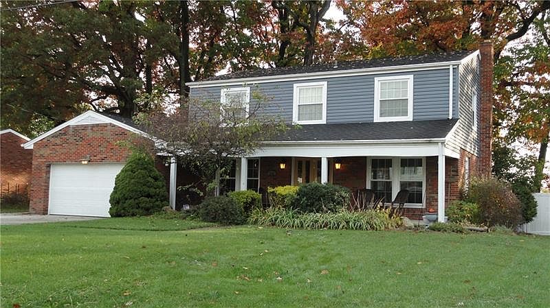 1st image of 215 Woodbury Dr