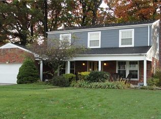 215 Woodbury Dr, Butler, PA