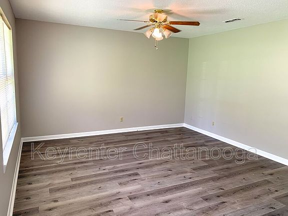3rd image of 530 Las Lomas Dr