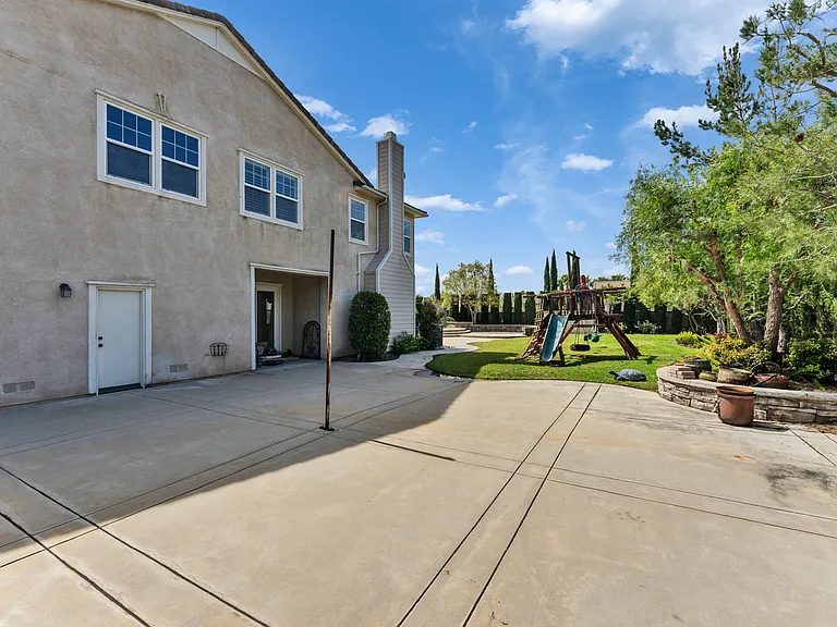 13143 Carriage Trail Ct — Photo 32