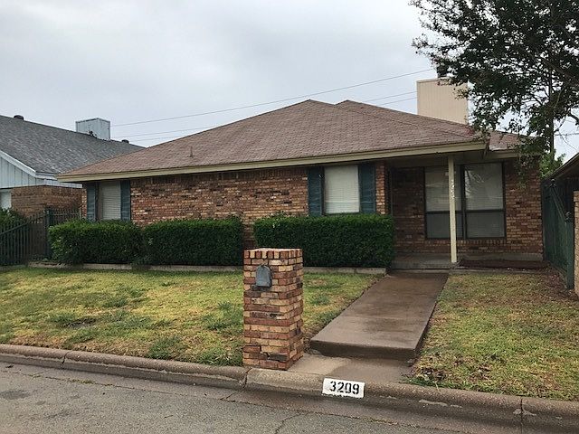 1st image of 3209 Chimney Cir