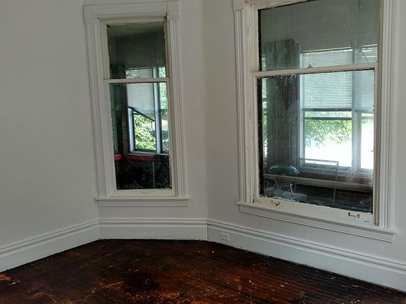 5th image of 440 Thomas St SE #1