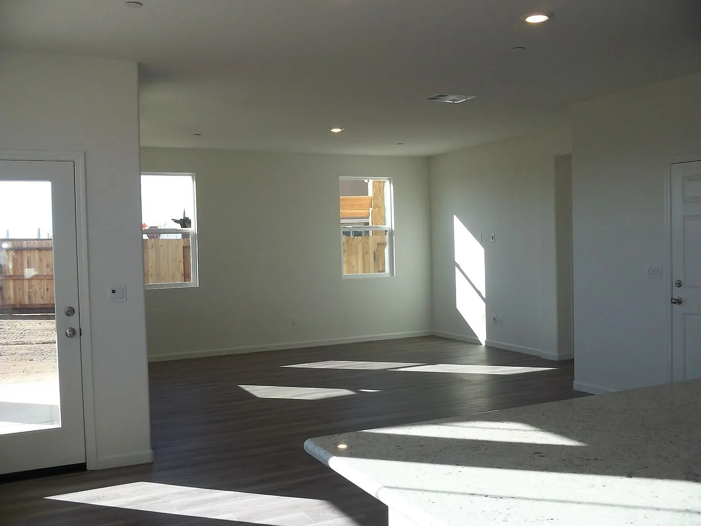 Nearly new Roseville home in Woodcreek Oaks area — Photo 3