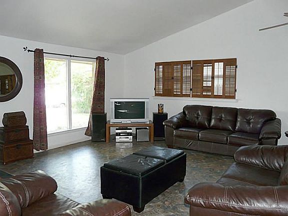 3rd image of 2962 Leahy Dr