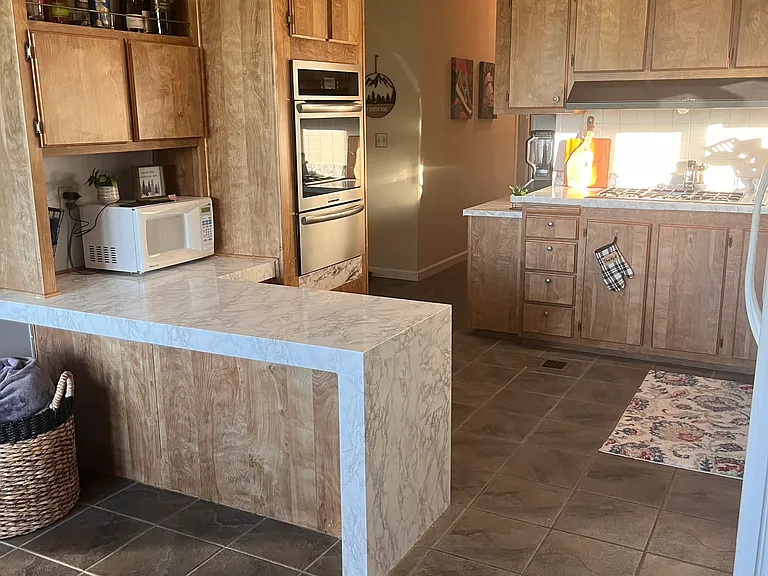 Elizabeth Dr — Photo 26