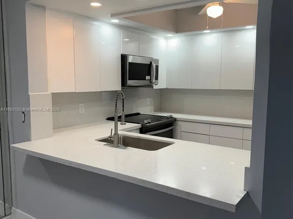 12800 SW 7th Ct APT 313G, Pembroke Pines, FL 33027
