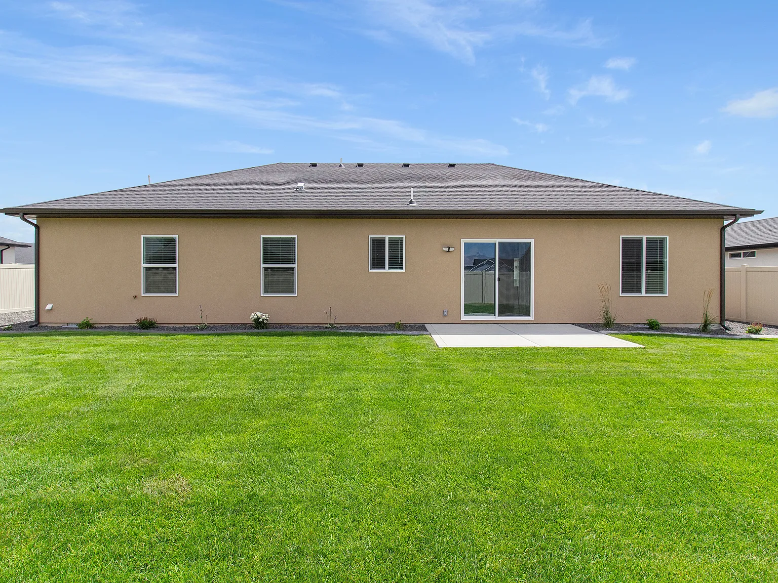3 bed, 1463 sqft, $2,000 — Photo 3