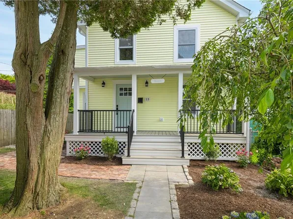 13 Carey St, Newport, RI 02840