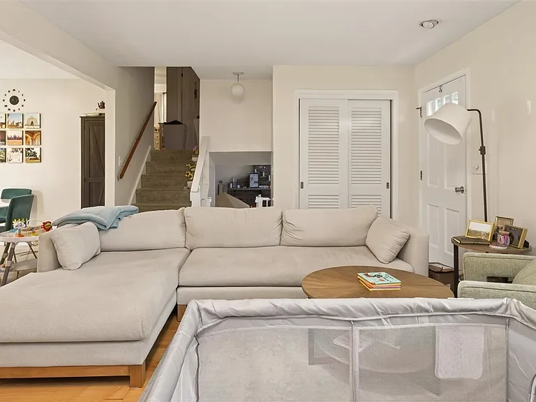 1399 Creek St — Photo 26