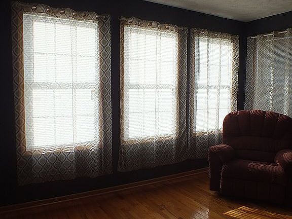 4th image of 183 Woodside Ln