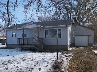 1620 Motel Rd, Sycamore, IL 60178