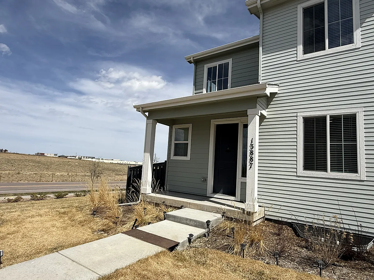 Building Photo - 13887 Deertrack Ln