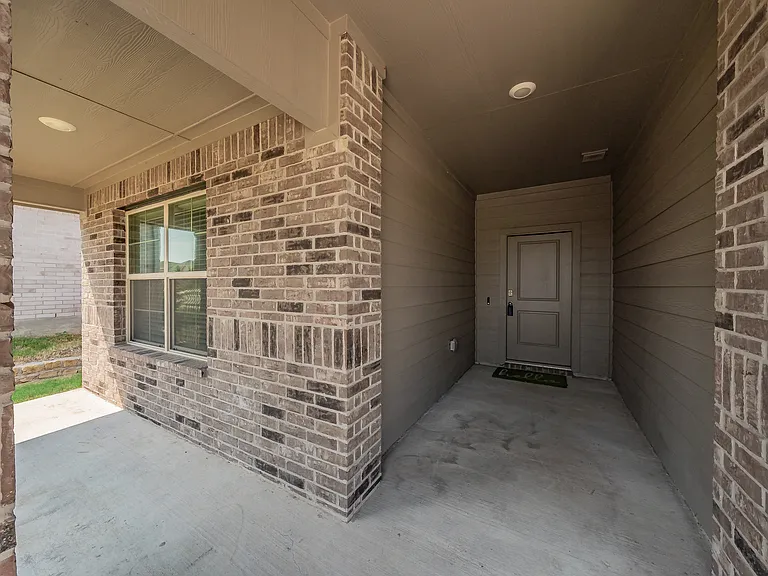 1385 Dillard Creek Dr — Photo 3