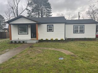 221 E 17th St, Russellville, AR 72801