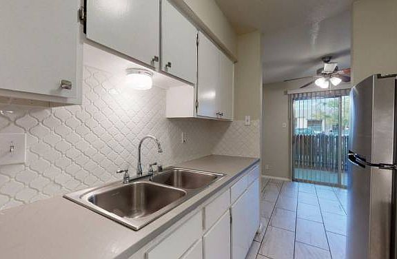 5th image of 4601 Carlisle Blvd NE #1B-3