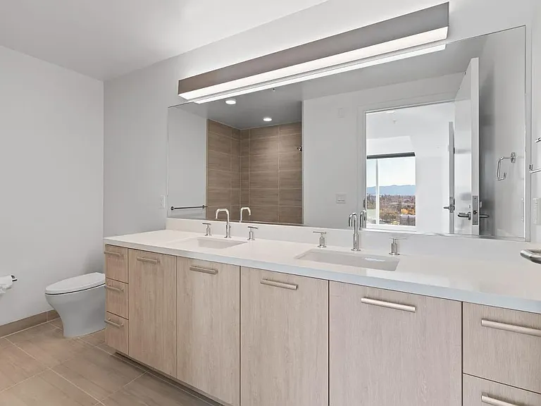 188 W Saint James St #11004 — Photo 3