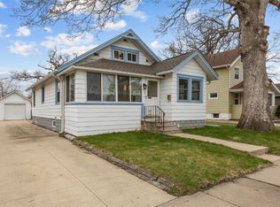 832 Daniels St NE, Cedar Rapids, IA 52402