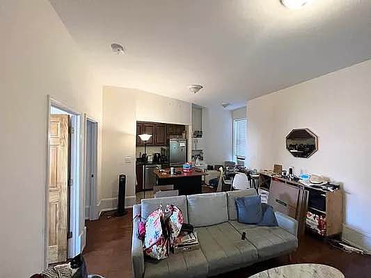 4th image of 100 W 105th St APT D3