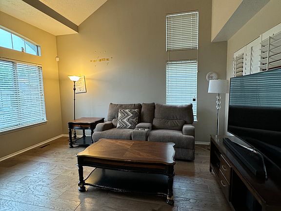 4th image of 2095 E Rainbow Point Dr
