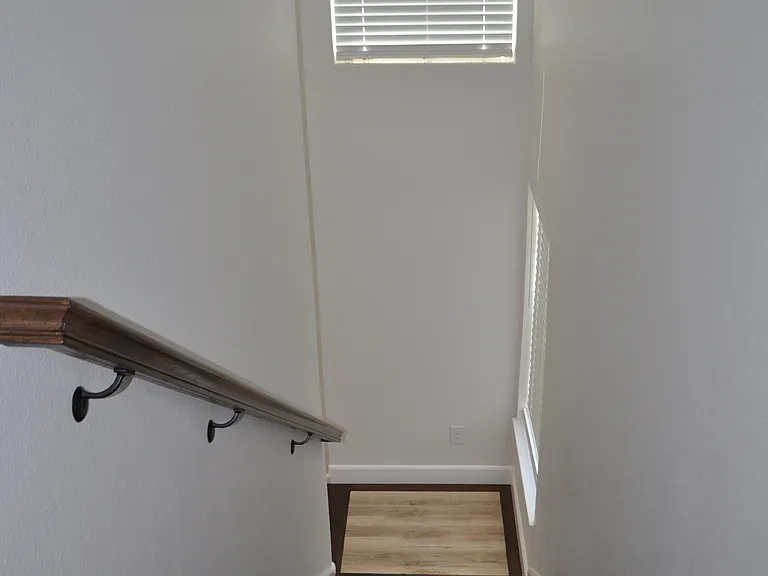 2311 Murphy Ct — Photo 12
