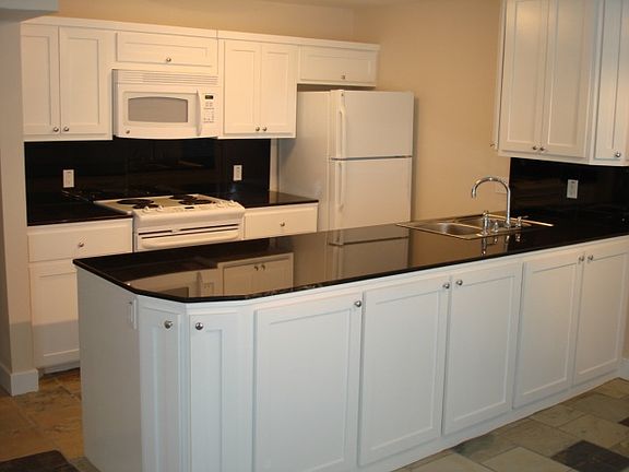 5th image of 2300 Park St APT 16
