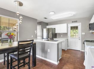 23481 Country Manor Ave, Denham Springs, LA 70726