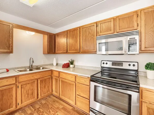 2601 Kenzie Ter APT 429, Saint Anthony, MN 55418