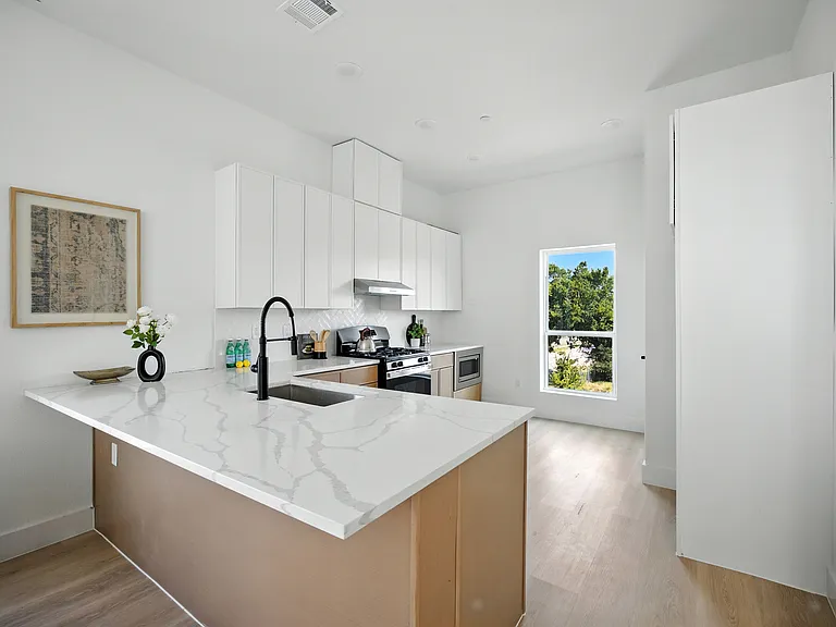 312 N Lancaster Ave #4 — Photo 11
