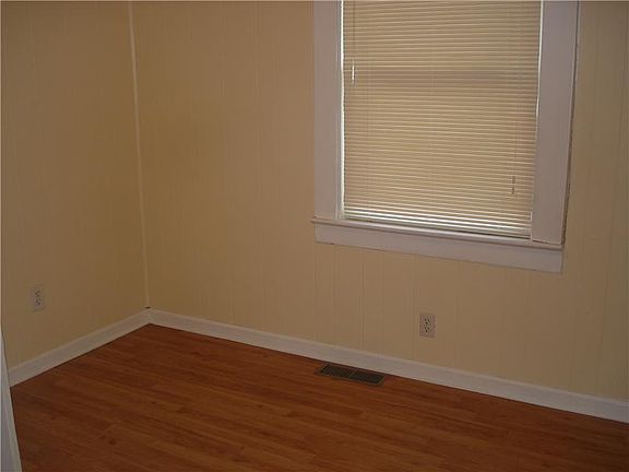 5th image of 1018 E Berwyn St