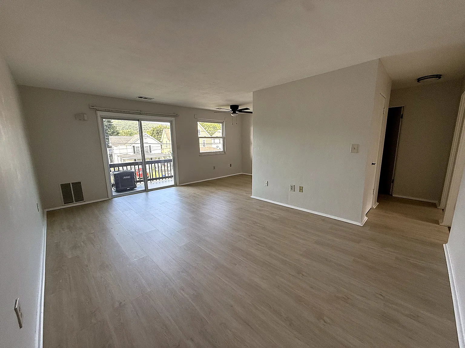 802 Main Street - 7 — Photo 4