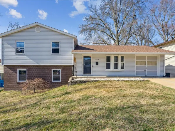 10973 Saxonhall Dr, Bridgeton, MO 63044