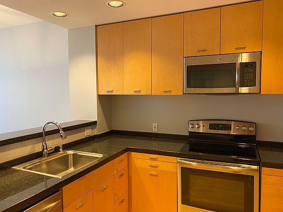 2nd image of 530 Chestnut St APT 309