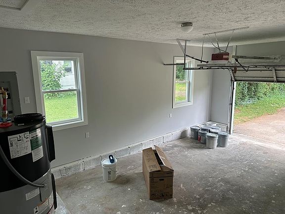 4th image of 112 Eastland Ave