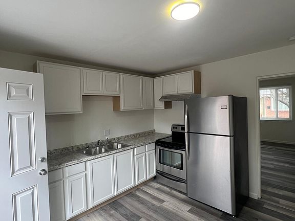 4th image of 1029 Louisiana Blvd SE #C