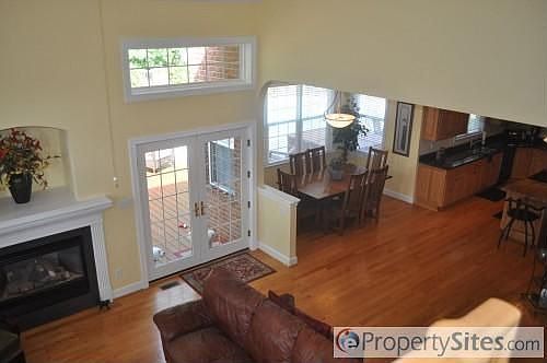 5th image of 868 Artesia Way