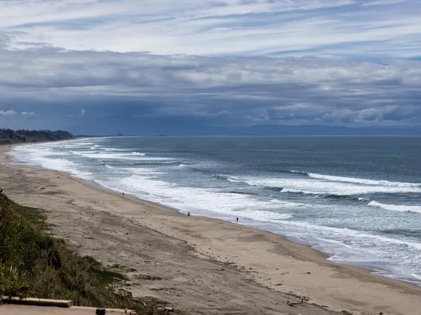 224 Seascape Resort Dr, Aptos, CA 95003