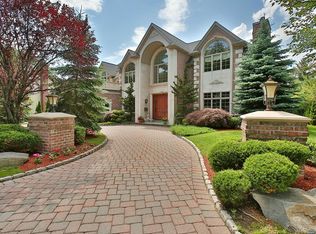 734 Floyd St, Englewood Cliffs, NJ 07632