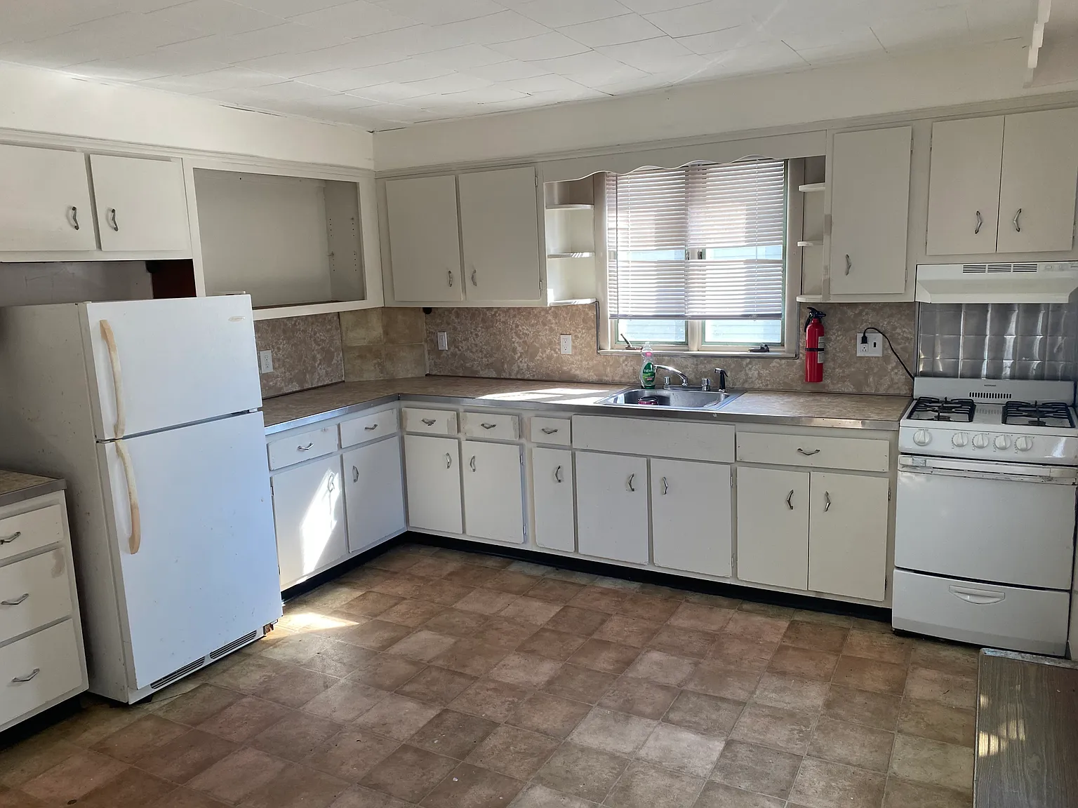 1 bed, 1.5 bath, 900 sqft, $2,600 — Photo 2