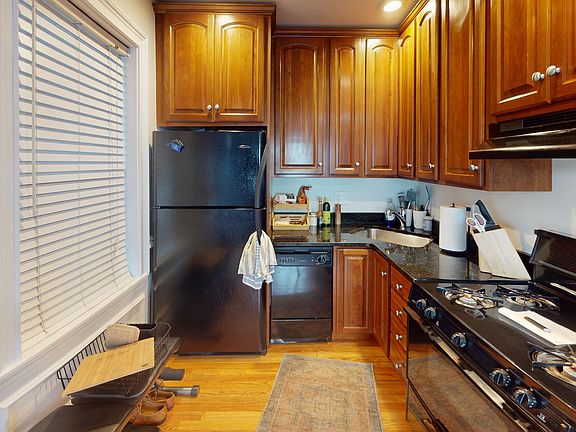 5th image of 120 D St Unit 2