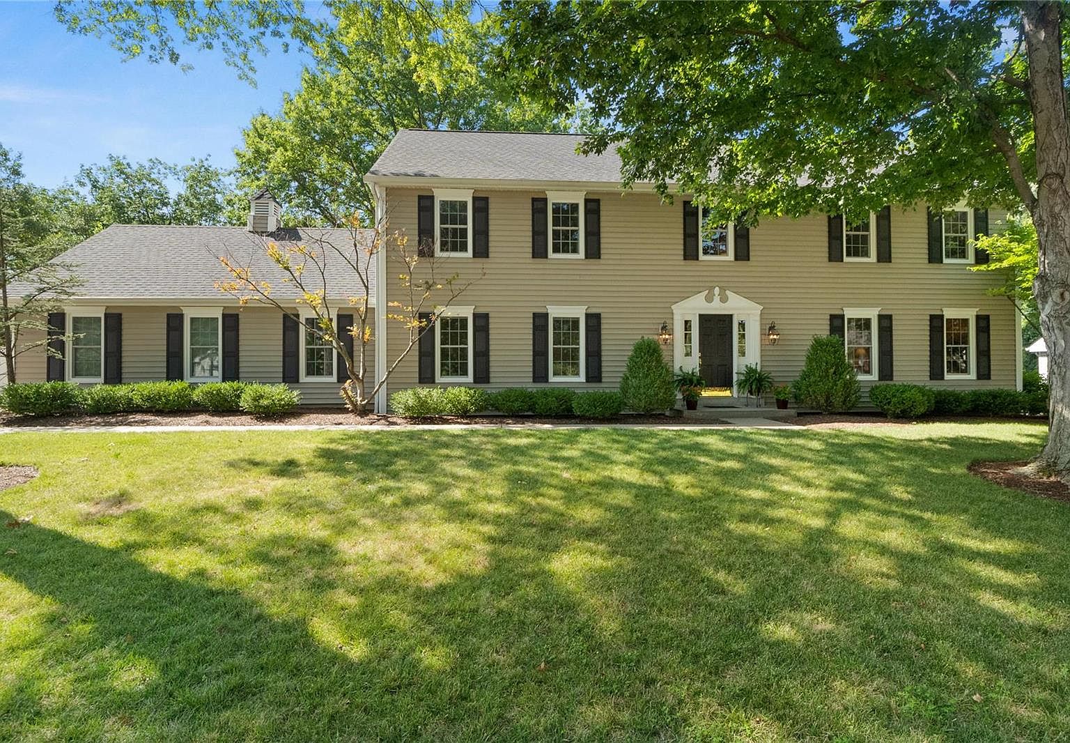14633 Harleston Village Dr, Chesterfield, MO 63017 Zillow
