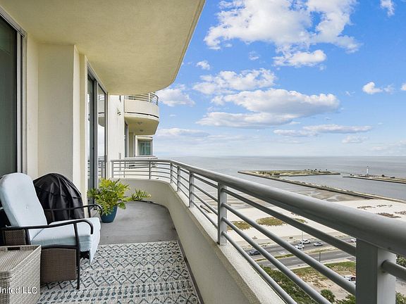 3rd image of 2060 Beach Blvd Unit 1401
