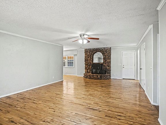 5th image of 3122 W Edward Street