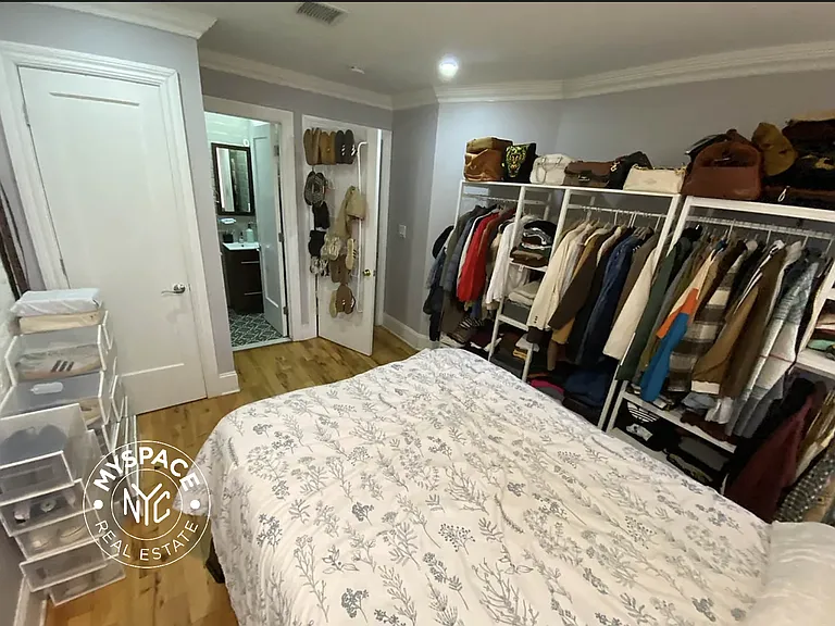 1102 Jefferson Ave #2 — Photo 6