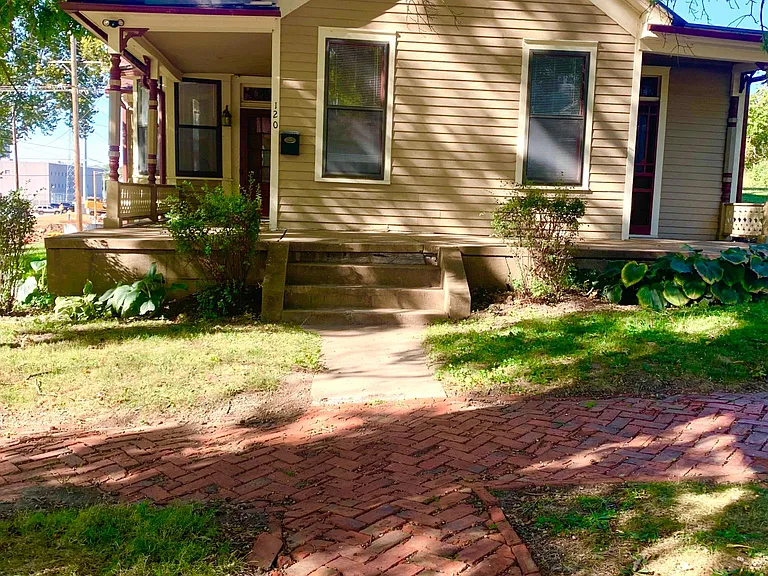 120 Olive St — Photo 1
