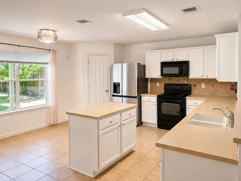 1006 Magnolia Smt — Photo 5