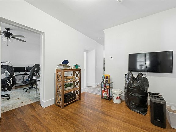 4th image of 19 Englewood Ave