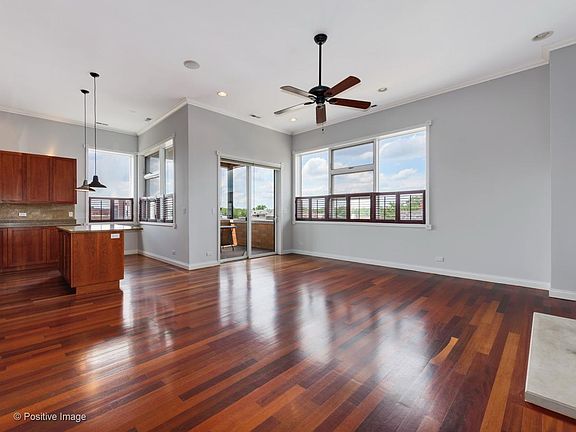 3rd image of 1555 N Wood St #Penthouse