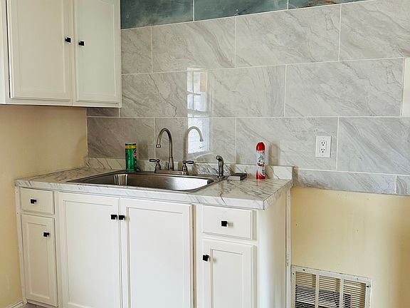 5th image of 685 Lasalle Ave #2