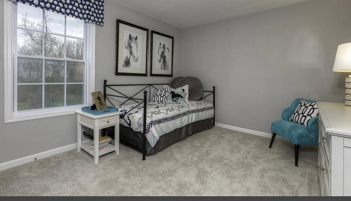 4 bed, 2558 sqft, $2,495 — Photo 4