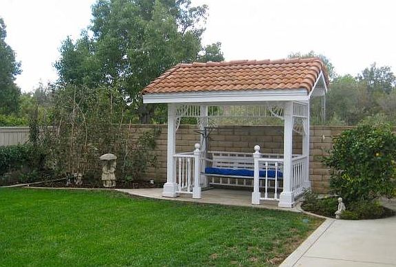 Charming swing